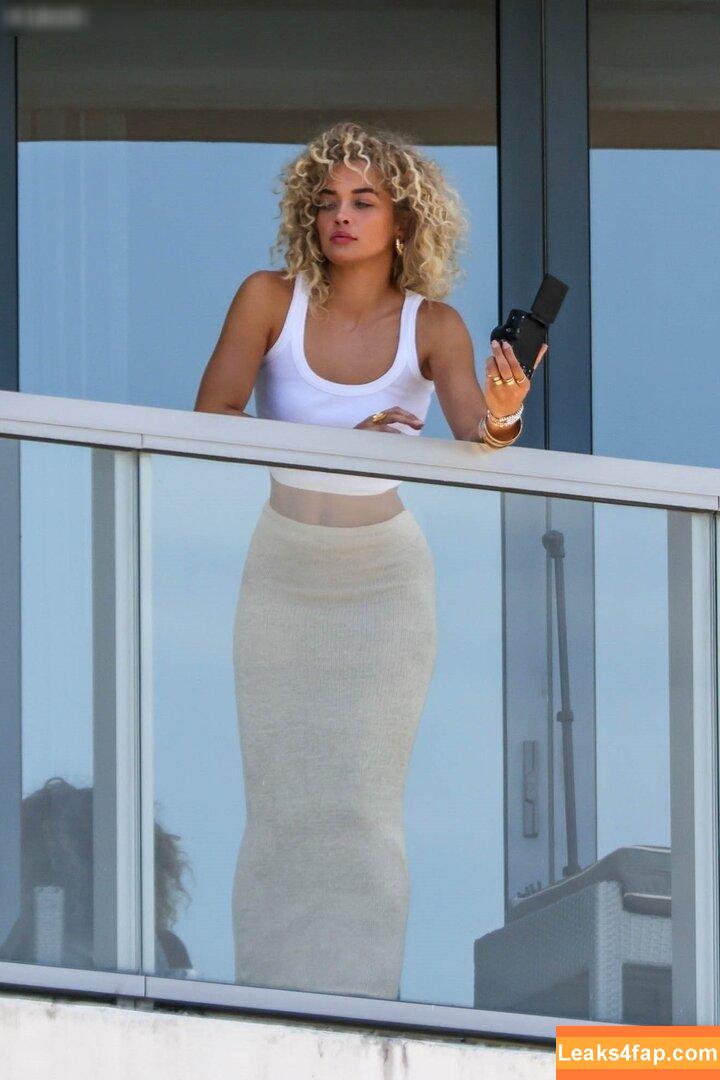 Jasmine Sanders / Golden Barbie / golden_barbie / goldenbarbie leaked photo photo #0238