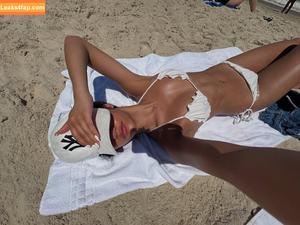 Jayna Hughes фото #0012