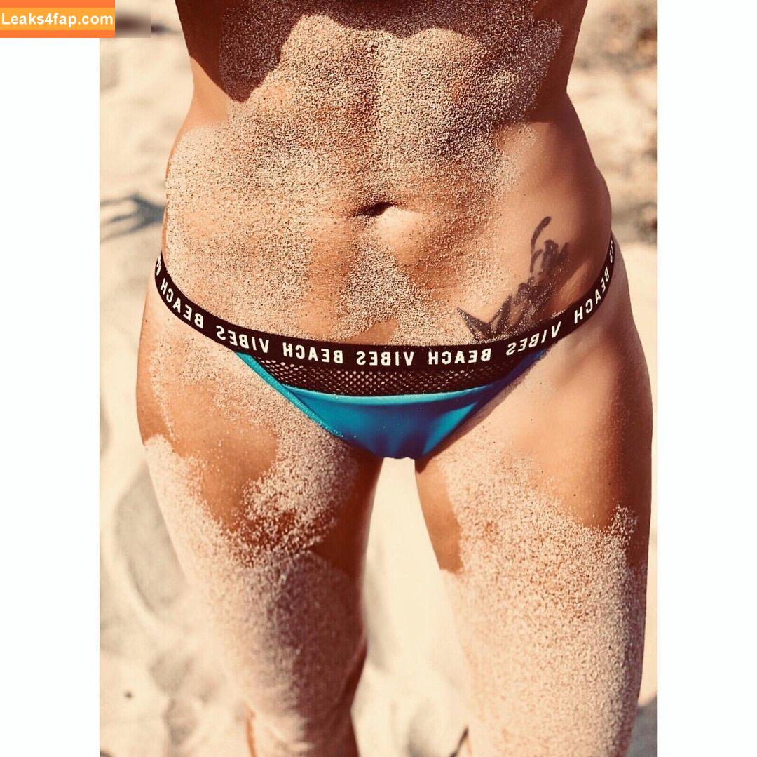 jeanette_christinee / mrs_black_cbr leaked photo photo #0031