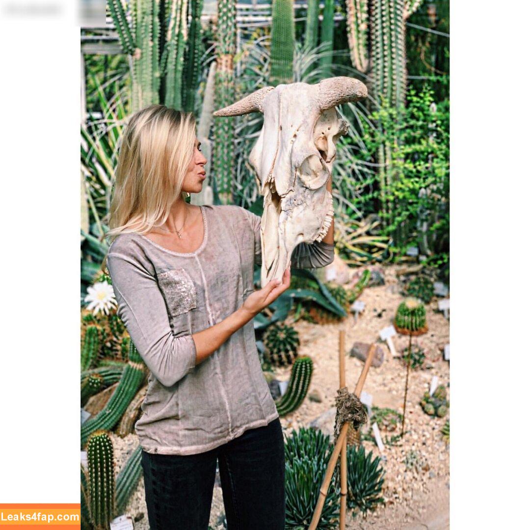 jeanette_christinee / mrs_black_cbr leaked photo photo #0032
