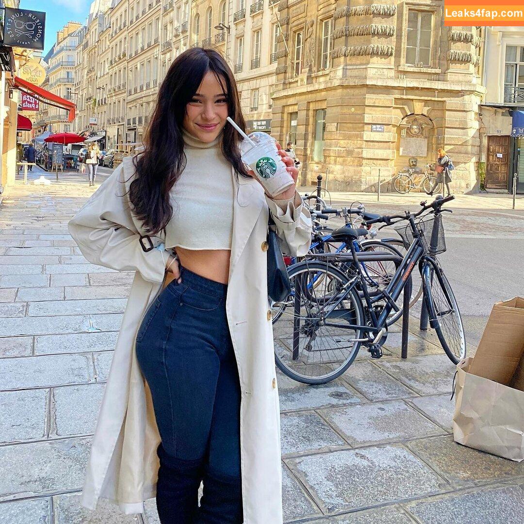 Jeanne Brem / action / jeanne.brem leaked photo photo #0097