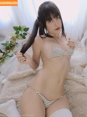 JeanWanWan photo #0493