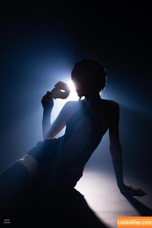 JeanWanWan photo #2325