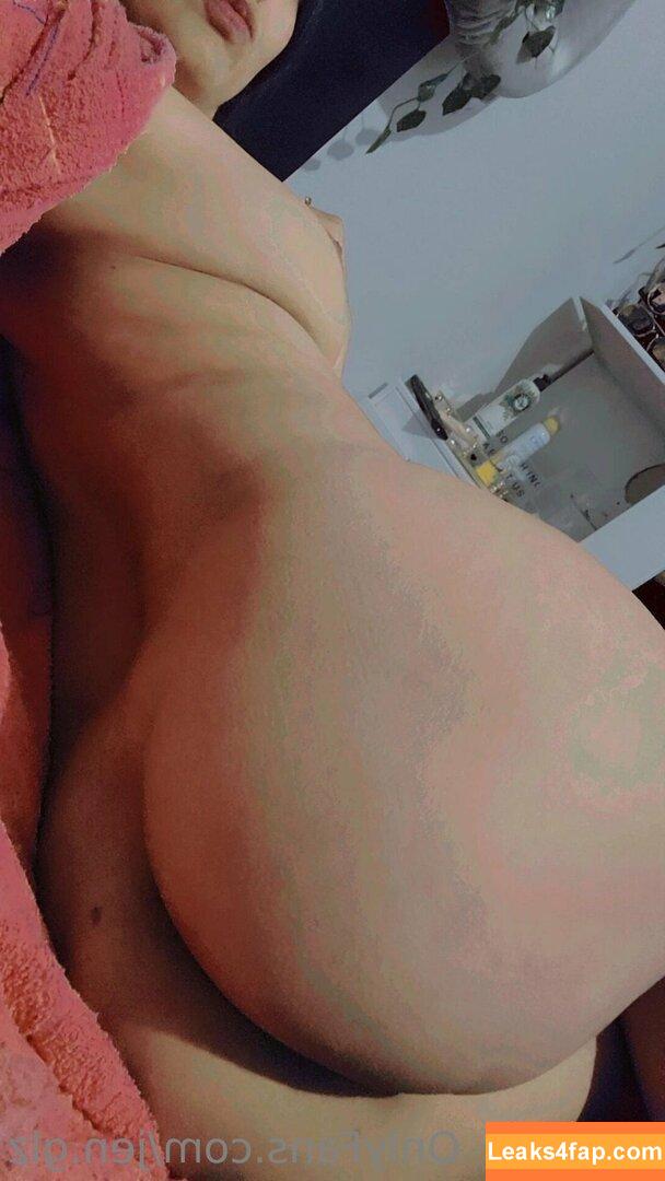 jen.glz /  leaked photo photo #0013
