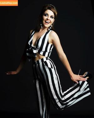 Jen Lilley photo #0018