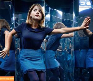 Jenna Louise Coleman фото #0003