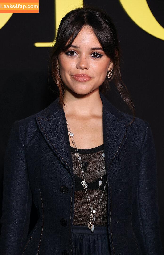 Jenna Ortega / Page / jennaortega слитое фото фото #0765