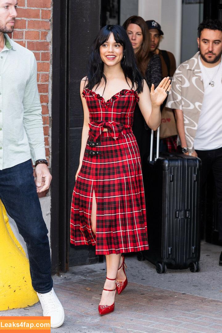 Jenna Ortega / Page / jennaortega leaked photo photo #1340