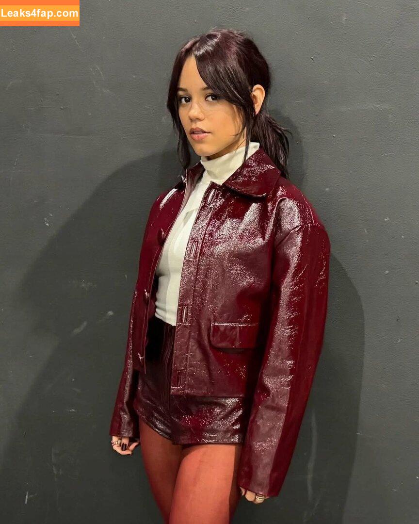 Jenna Ortega / Page / jenna.sinatra / jennaortega leaked photo photo #3254