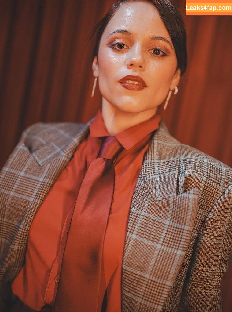 Jenna Ortega / Page / jennaortega слитое фото фото #3266