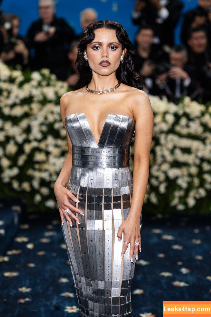 Jenna Ortega / Page / jennaortega leaked photo photo #3399