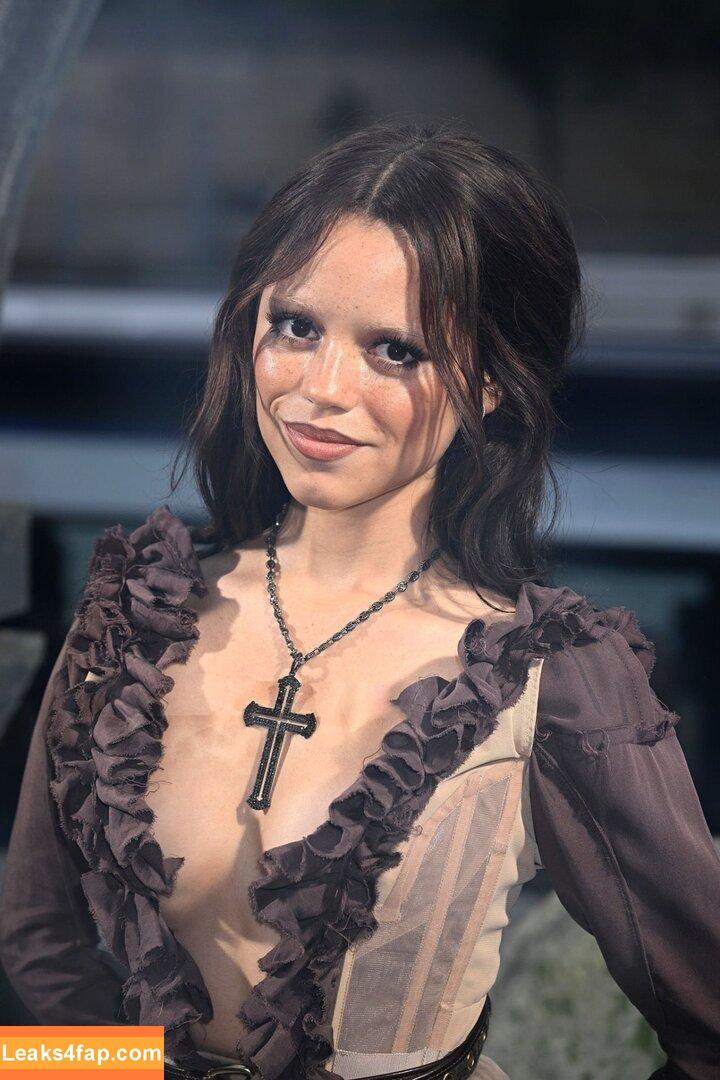 Jenna Ortega / Page / jennaortega / ortega_jenna leaked photo photo #3544
