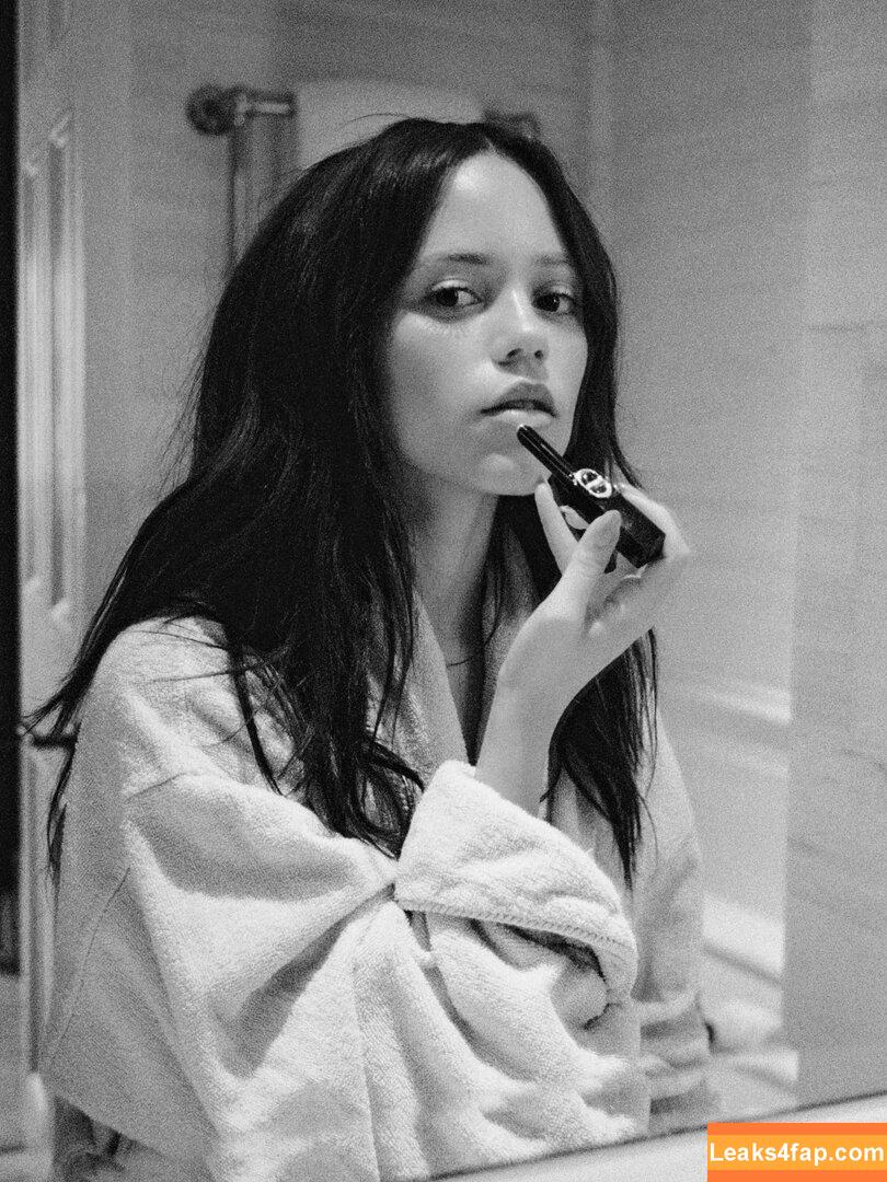 Jenna Ortega / Page / jennaortega / ortega_jenna leaked photo photo #3630
