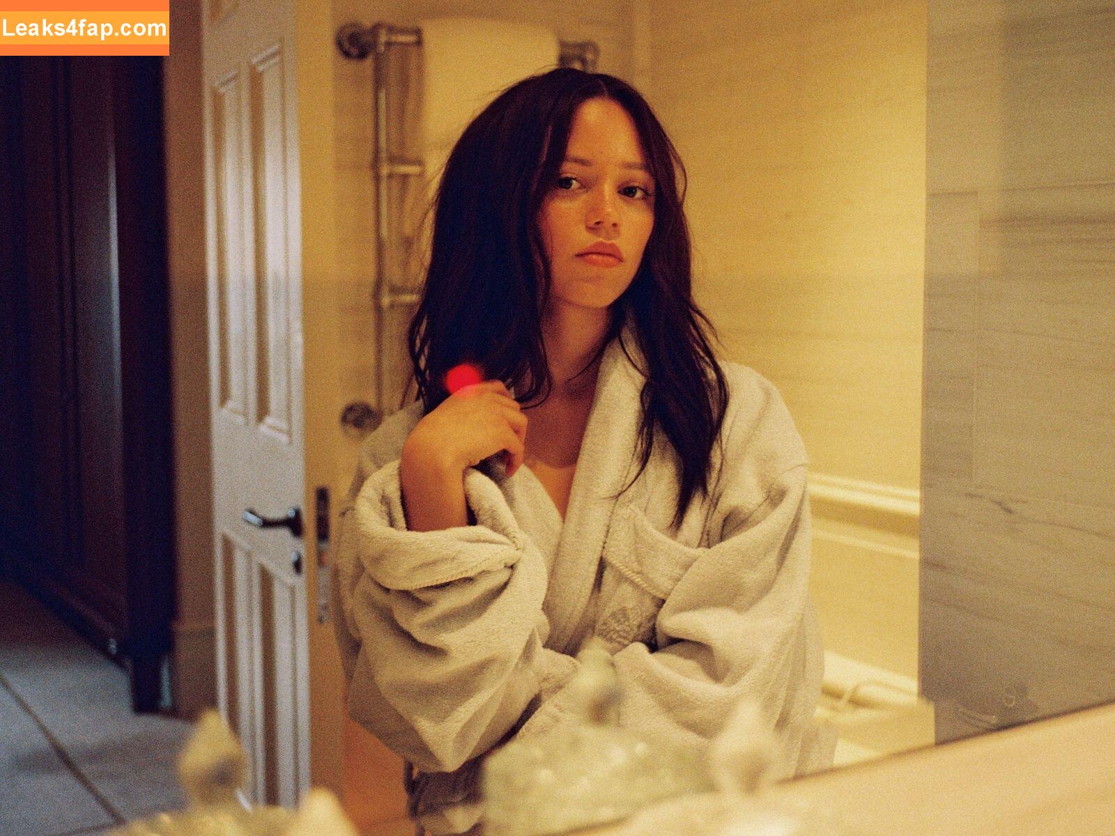 Jenna Ortega / Page / jennaortega / ortega_jenna слитое фото фото #3633
