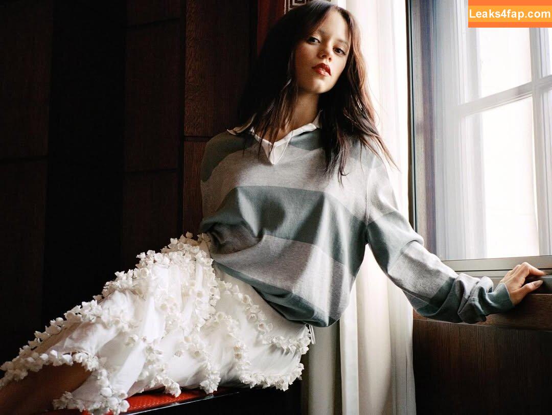 Jenna Ortega / Page / jennaortega / ortega_jenna слитое фото фото #3668
