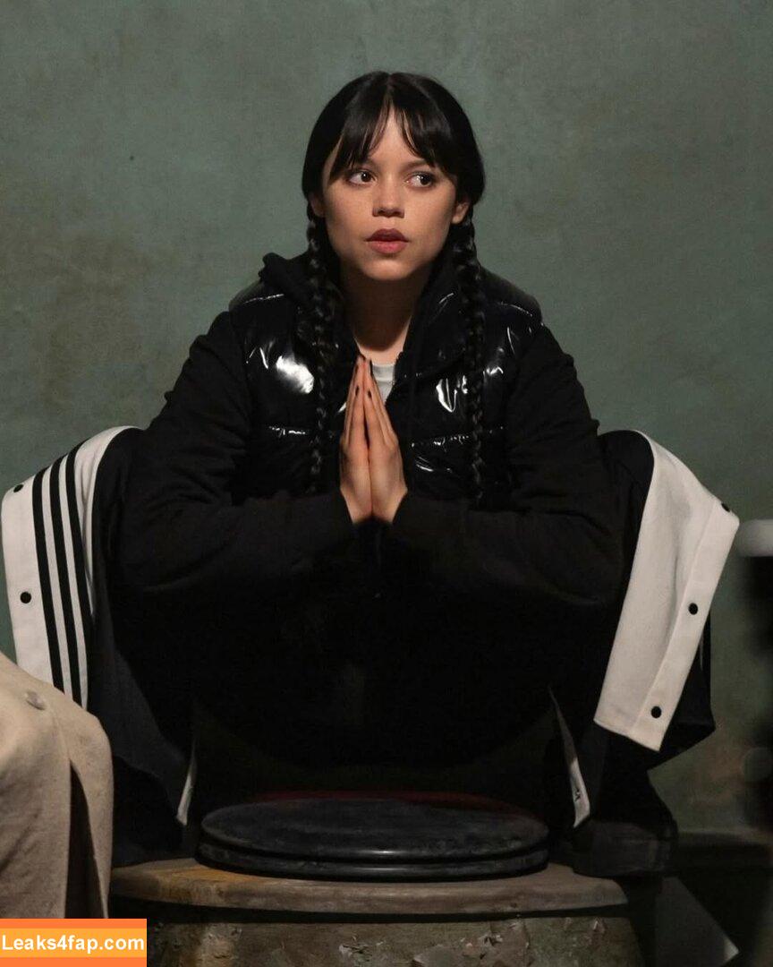 Jenna Ortega / Page / jennaortega / ortega_jenna слитое фото фото #3670