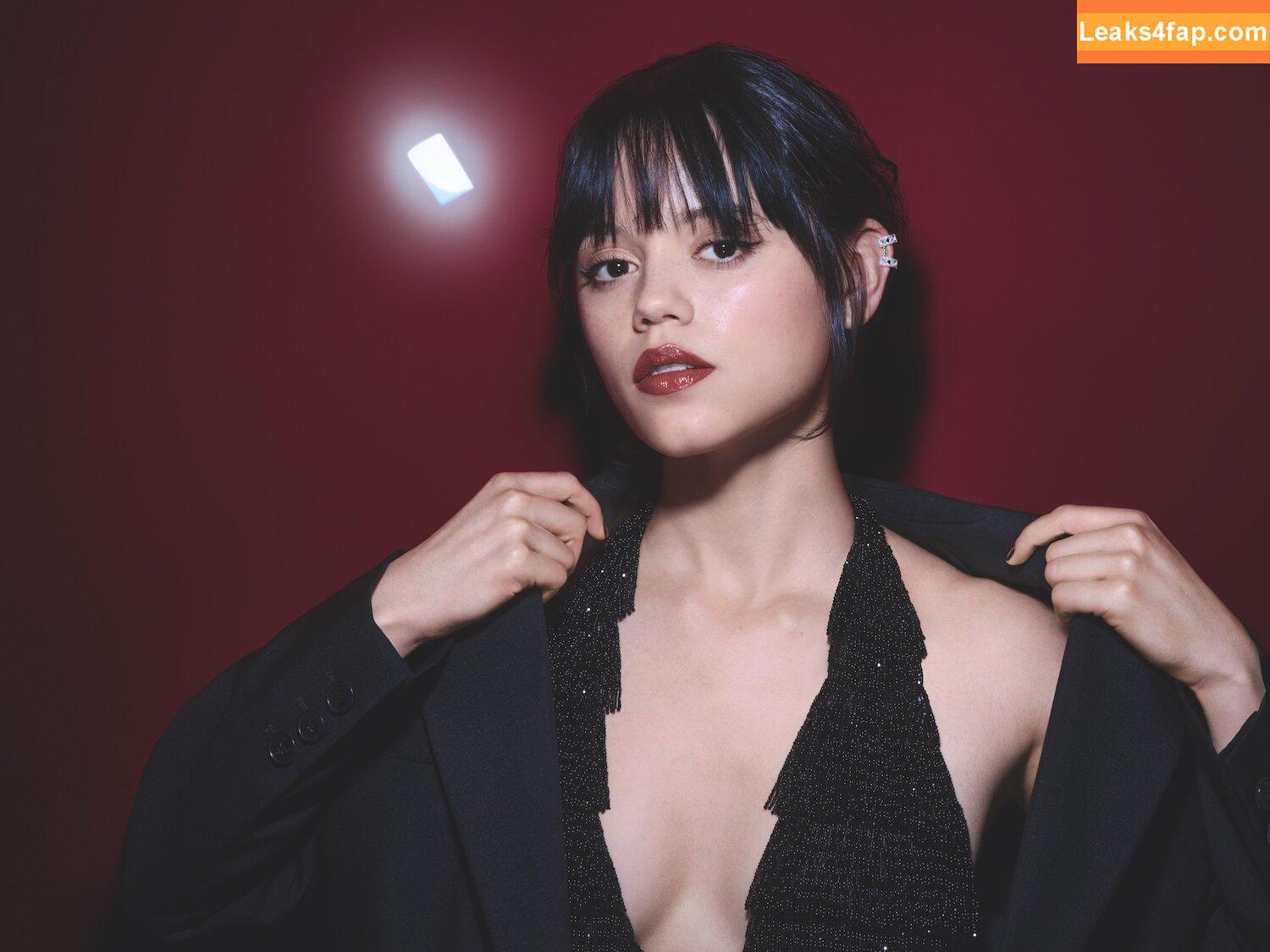 Jenna Ortega / Page / jennaortega / ortega_jenna слитое фото фото #3676