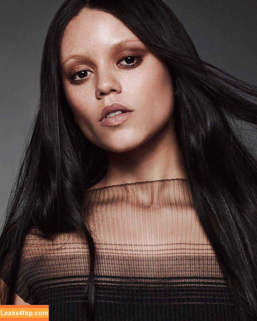 Jenna Ortega / Page / jennaortega / ortega_jenna слитое фото фото #3683