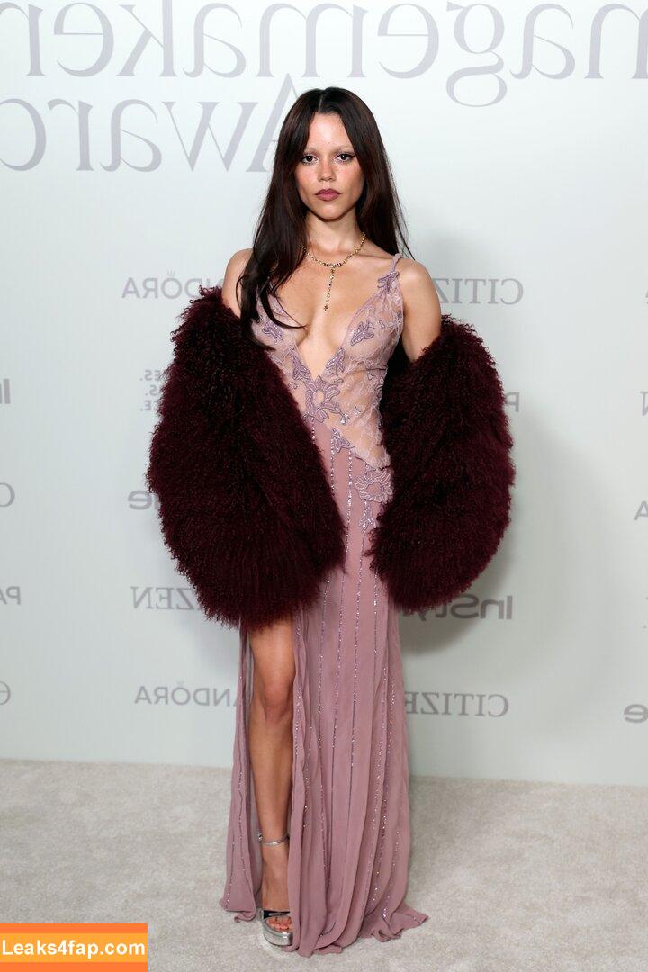 Jenna Ortega / Page / jennaortega / ortega_jenna leaked photo photo #3724