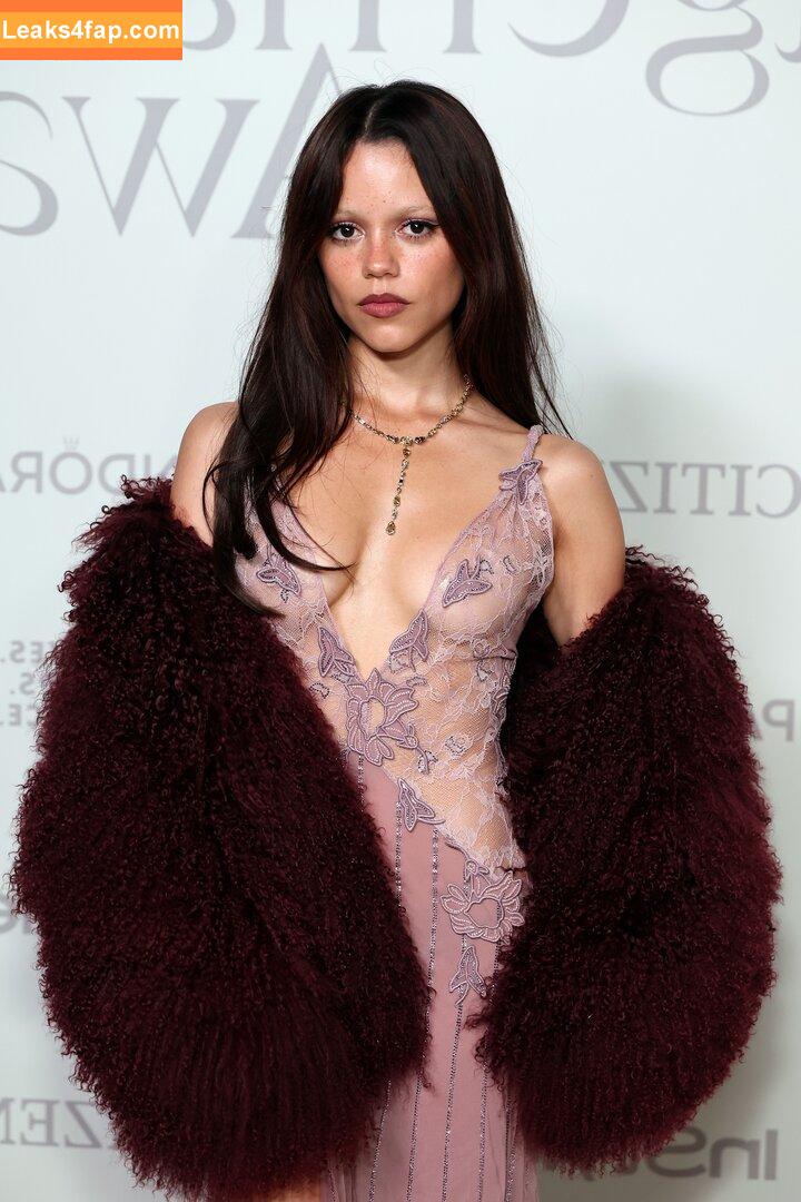 Jenna Ortega / Page / jennaortega / ortega_jenna leaked photo photo #3730