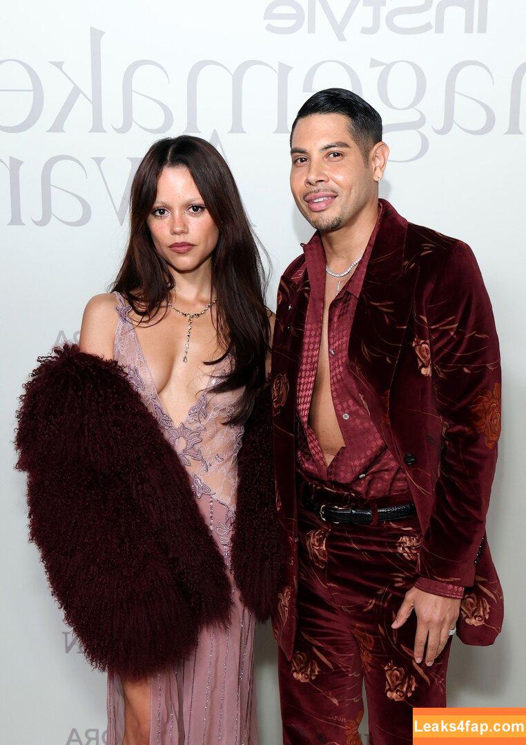 Jenna Ortega / Page / jennaortega / ortega_jenna слитое фото фото #3739