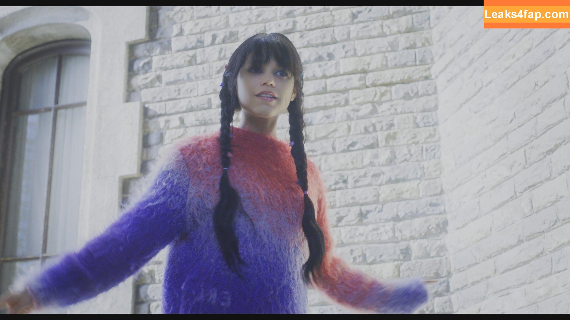 Jenna Ortega / Page / jennaortega / ortega_jenna слитое фото фото #3741