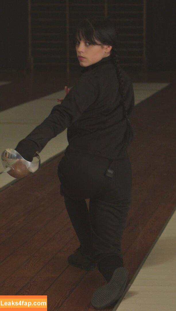 Jenna Ortega / Page / jennaortega / ortega_jenna слитое фото фото #3747