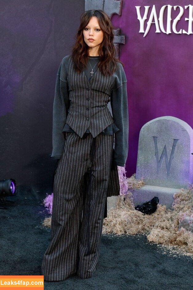 Jenna Ortega / Page / jennaortega / ortega00 leaked photo photo #3787