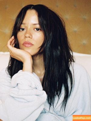Jenna Ortega фото #3629