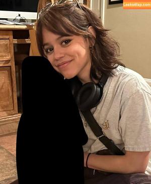 Jenna Ortega фото #3682