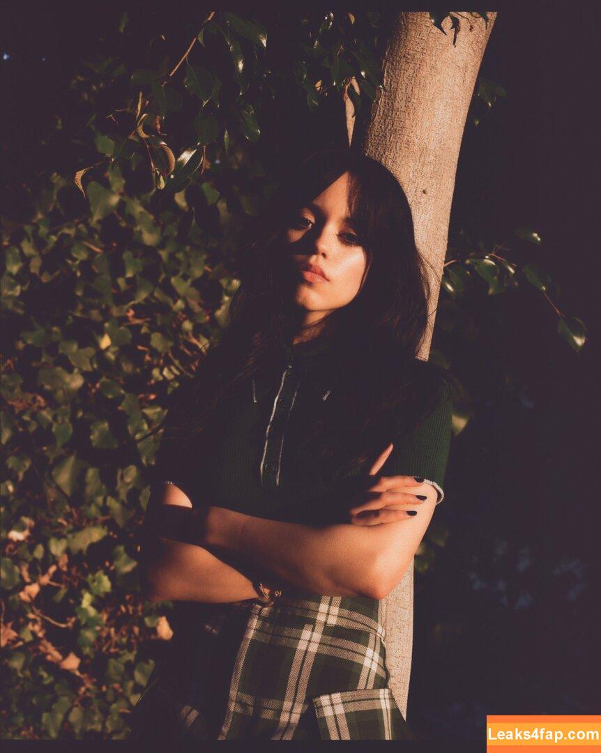 Jenna Ortega / Page / jennaortega слитое фото фото #4249