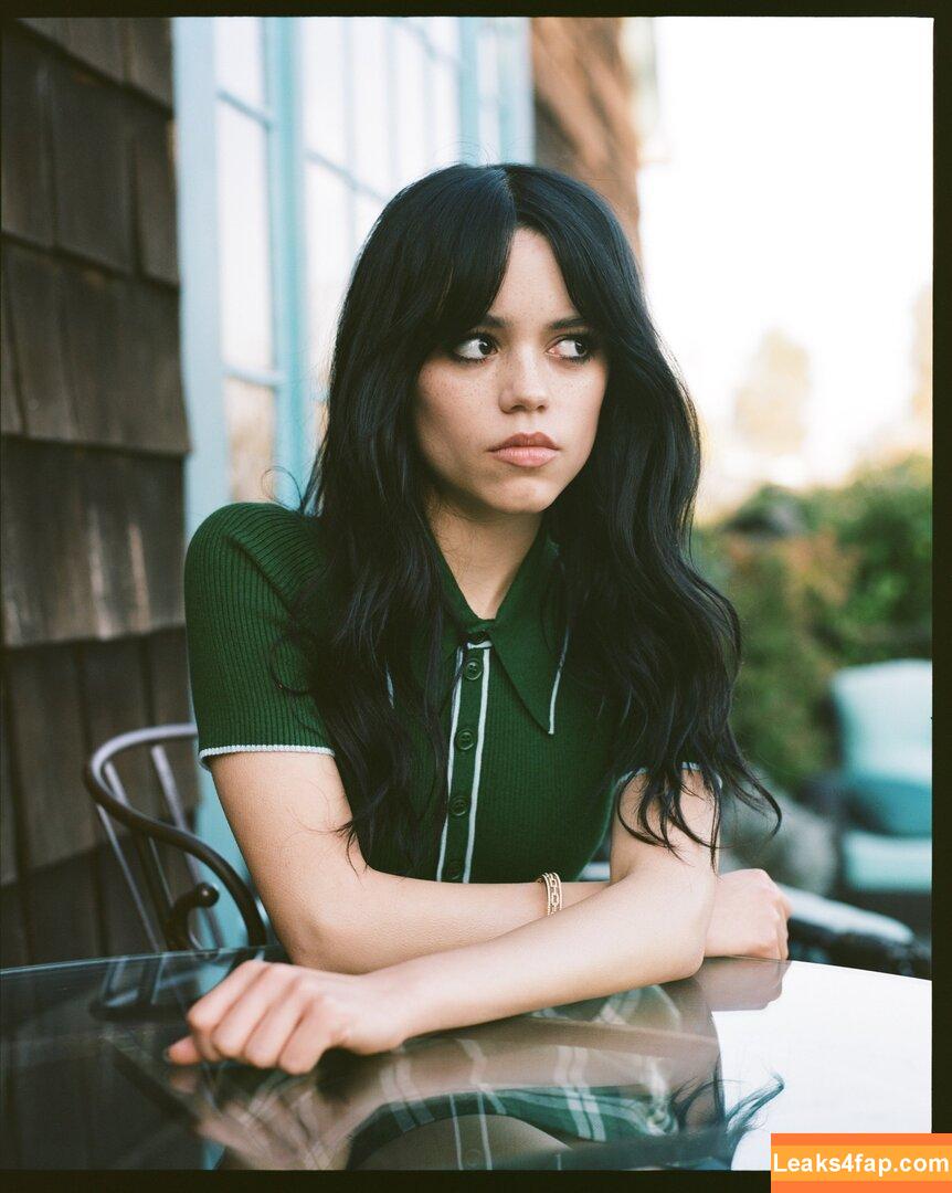 Jenna Ortega / Page / jennaortega слитое фото фото #4256