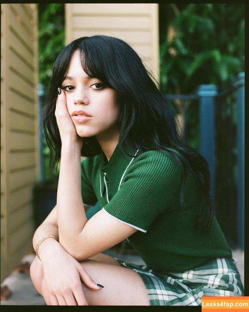 Jenna Ortega / Page / jennaortega слитое фото фото #4258