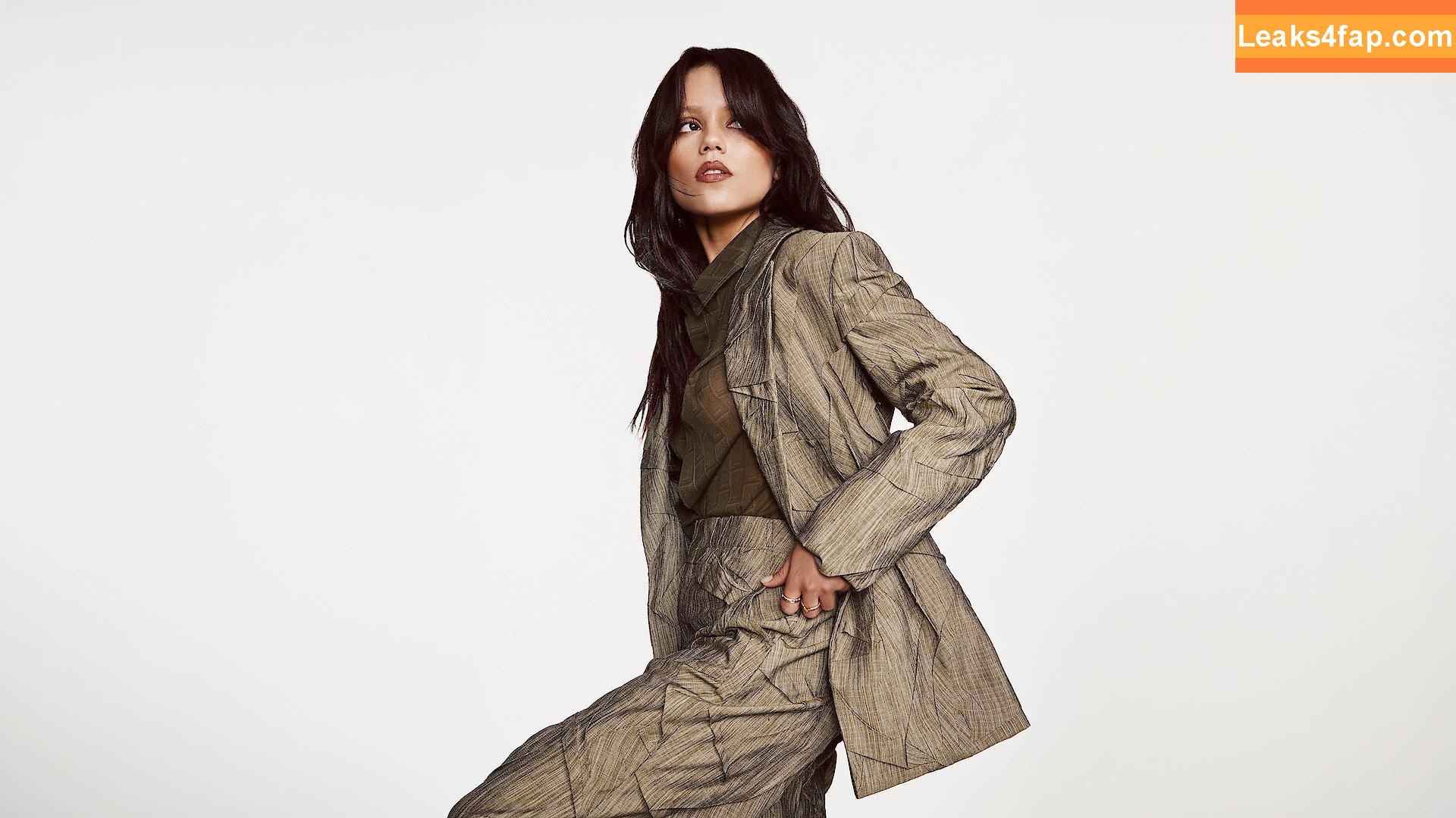 Jenna Ortega / Page / jennaortega слитое фото фото #4276
