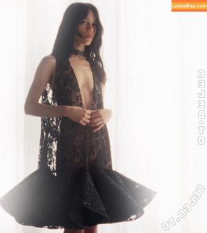 Jenna Ortega фото #4325