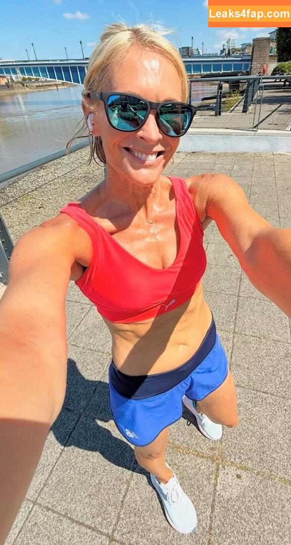 Jenni Falconer / jennifalconer leaked photo photo #0192