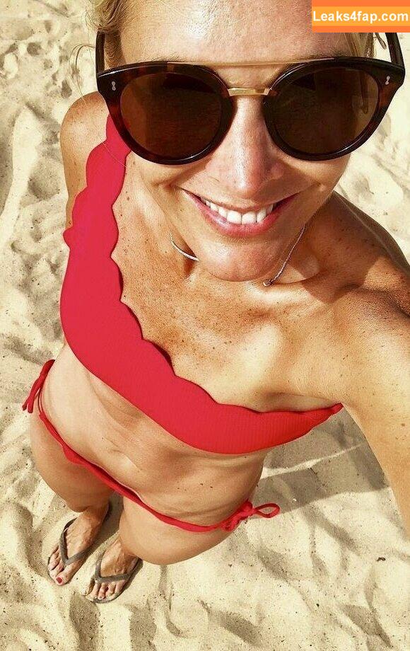 Jenni Falconer / jennifalconer leaked photo photo #0204