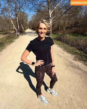 Jenni Falconer photo #0189