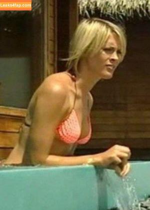 Jenni Falconer photo #0198