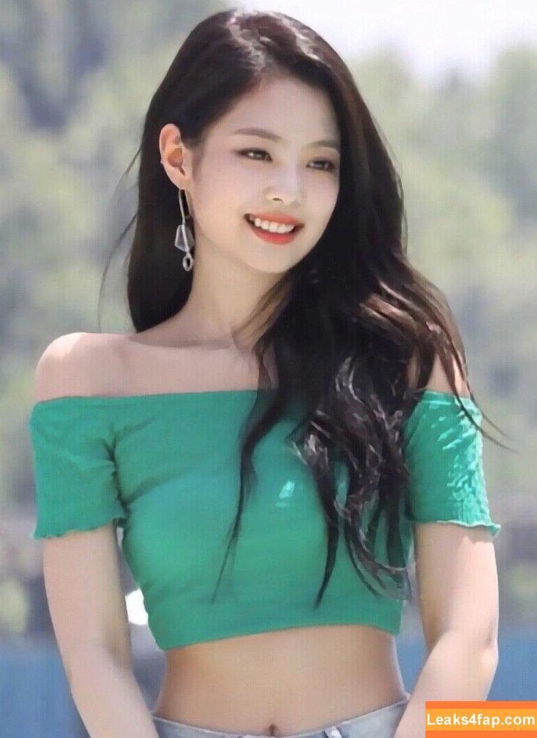Jennie | BLΛƆKPIИK / Blackpink / jennierubyjane / sheflieshigh слитое фото фото #0022