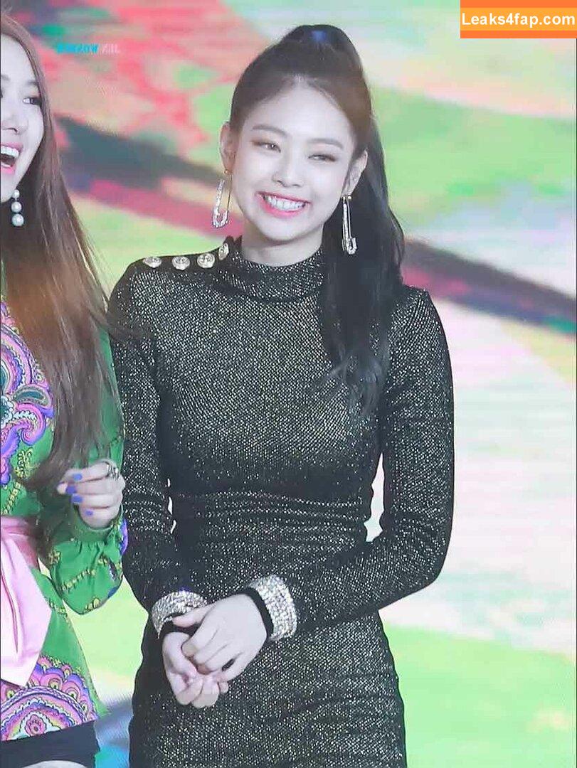 Jennie | BLΛƆKPIИK / Blackpink / jennierubyjane / sheflieshigh слитое фото фото #0026