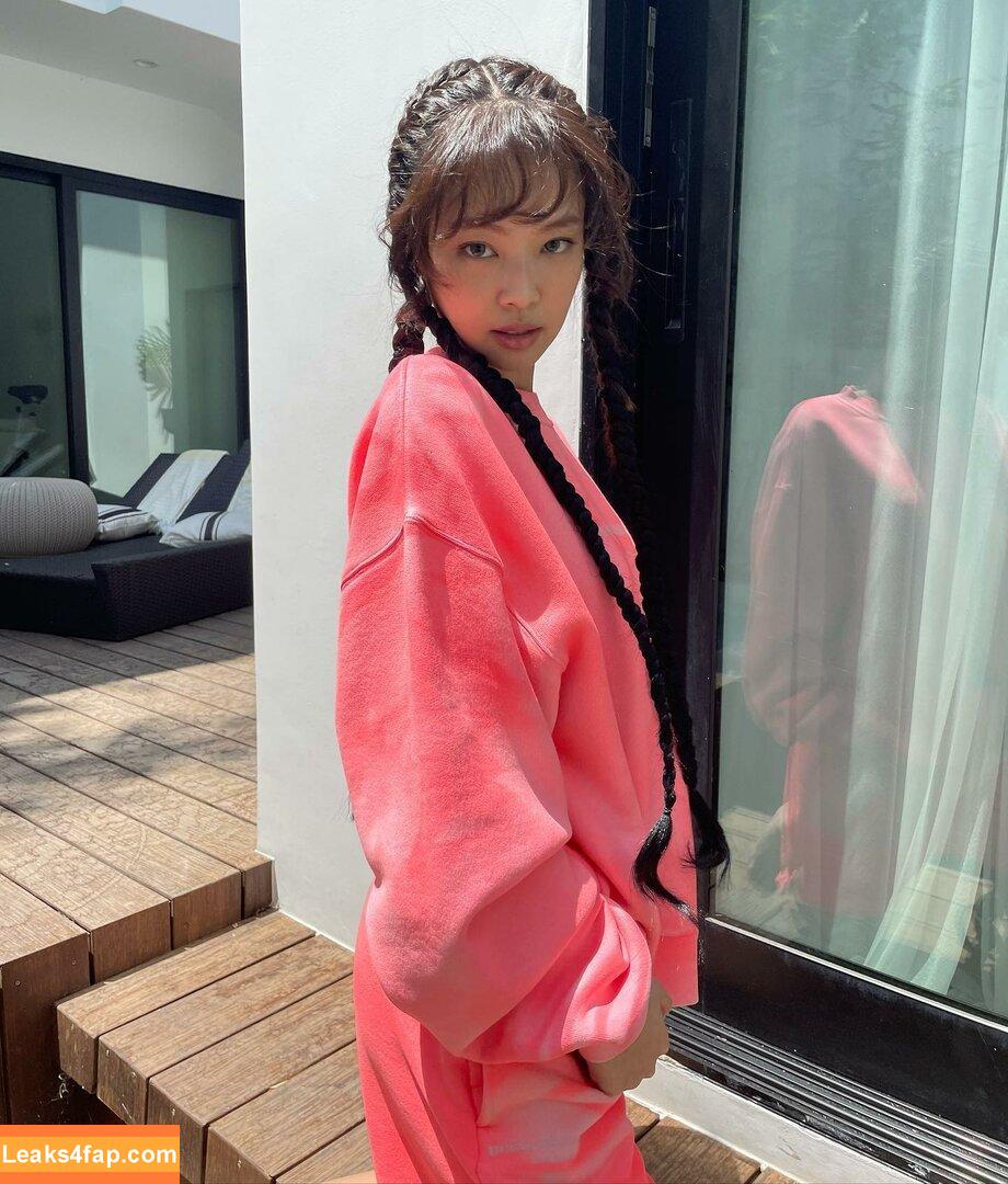 Jennie | BLΛƆKPIИK / Blackpink / jennierubyjane / sheflieshigh слитое фото фото #0038