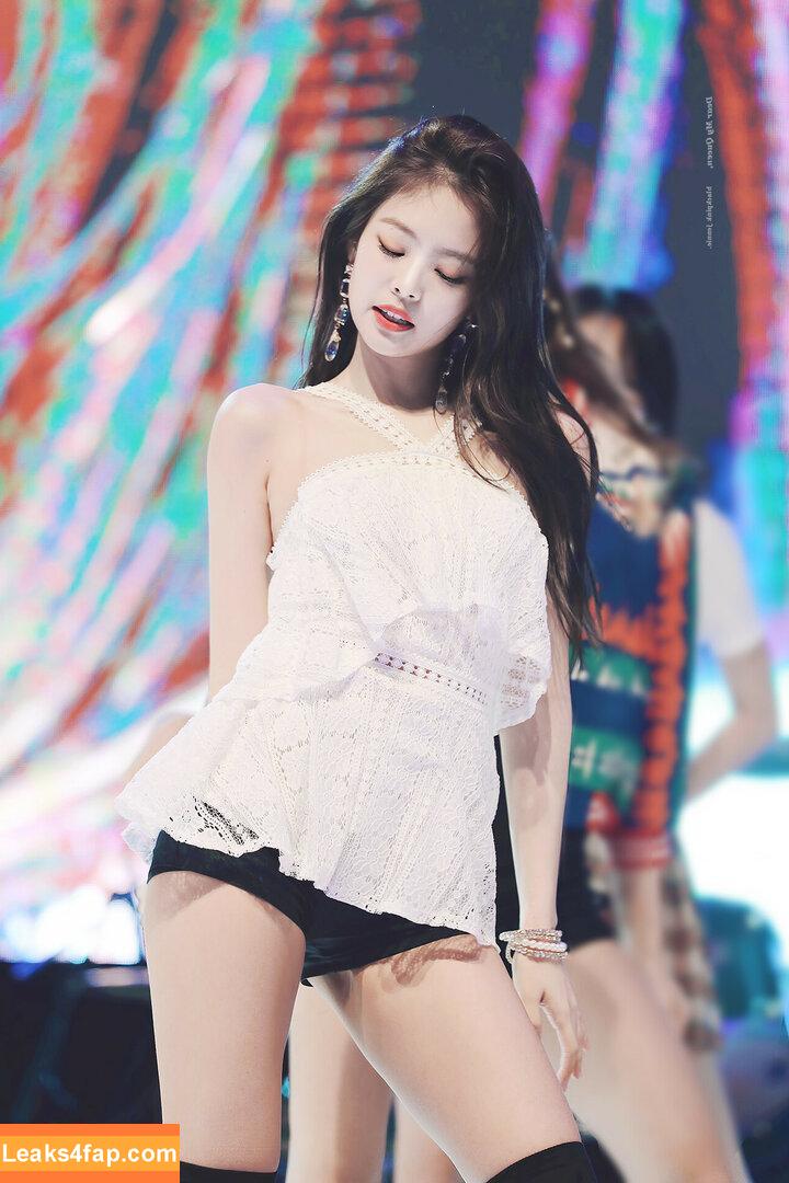 Jennie | BLΛƆKPIИK / Blackpink / jennierubyjane / sheflieshigh слитое фото фото #0057