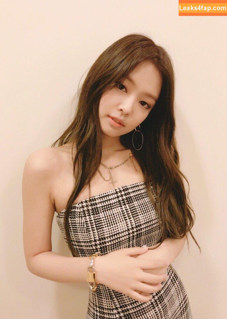 Jennie | BLΛƆKPIИK / Blackpink / jennierubyjane / sheflieshigh слитое фото фото #0079