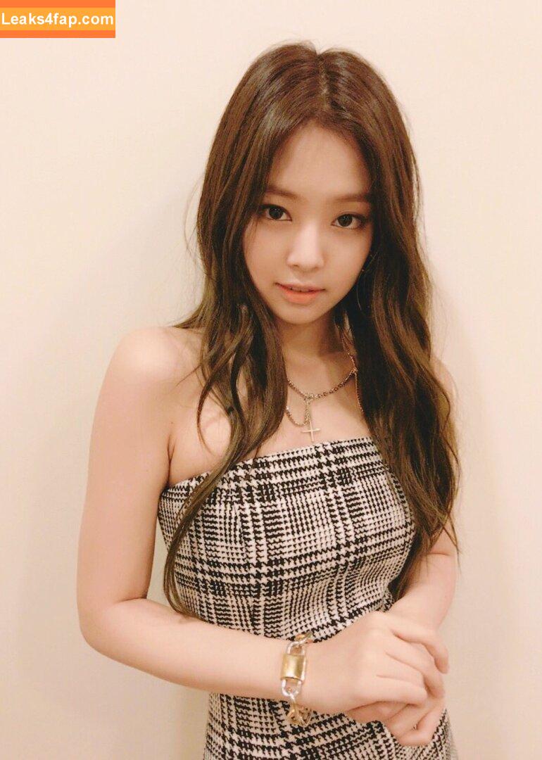 Jennie | BLΛƆKPIИK / Blackpink / jennierubyjane / sheflieshigh слитое фото фото #0086