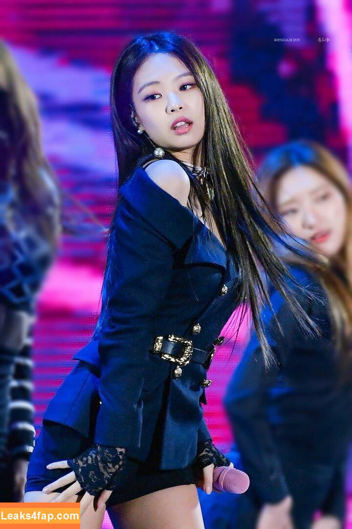 Jennie | BLΛƆKPIИK / Blackpink / jennierubyjane / sheflieshigh слитое фото фото #0087
