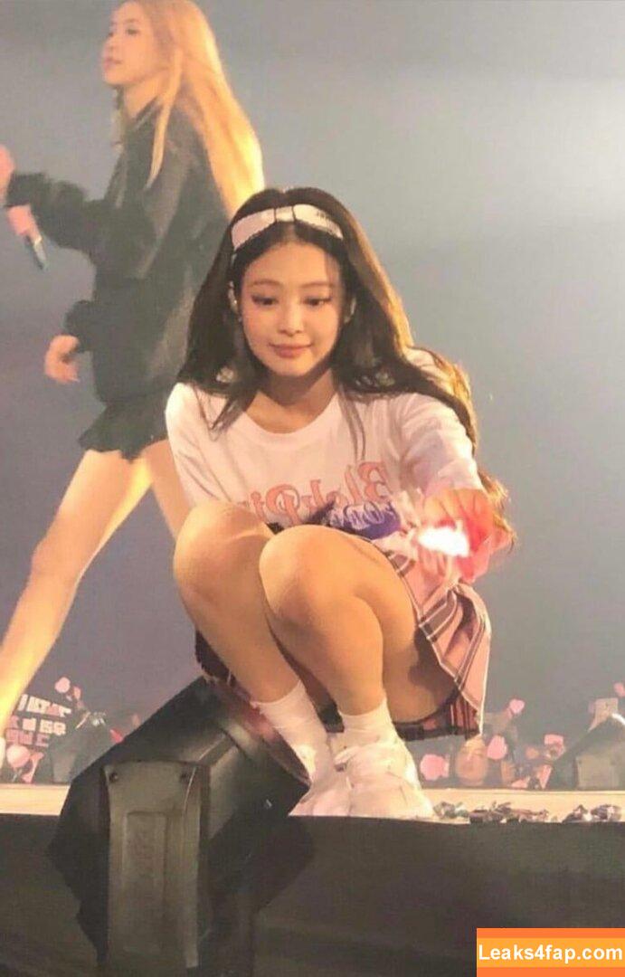 Jennie | BLΛƆKPIИK / Blackpink / jennierubyjane / sheflieshigh слитое фото фото #0089