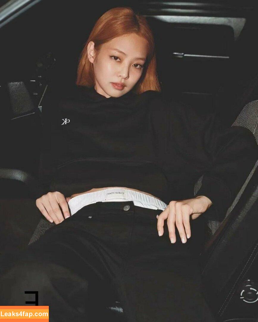 Jennie | BLΛƆKPIИK / Blackpink / jennierubyjane / sheflieshigh слитое фото фото #0103