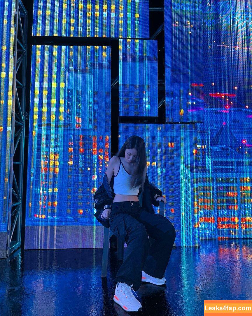 Jennie | BLΛƆKPIИK / Blackpink / jennierubyjane / sheflieshigh слитое фото фото #0106