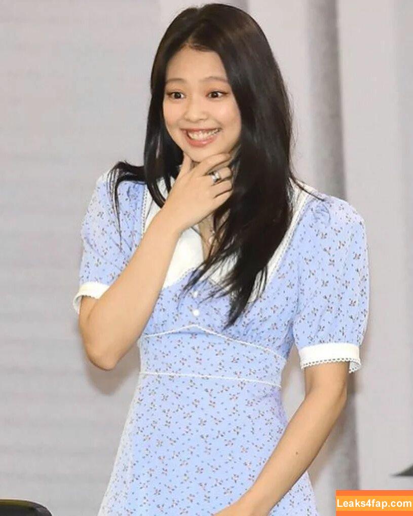 Jennie | BLΛƆKPIИK / Blackpink / jennierubyjane / sheflieshigh слитое фото фото #0119